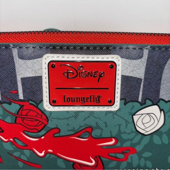 Disney Loungefly RARE Villains Queen Of Hearts Long Wallet - Picture 3 of 7